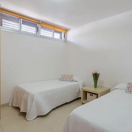 Apartmán Flatguest - Adelfas 15 *